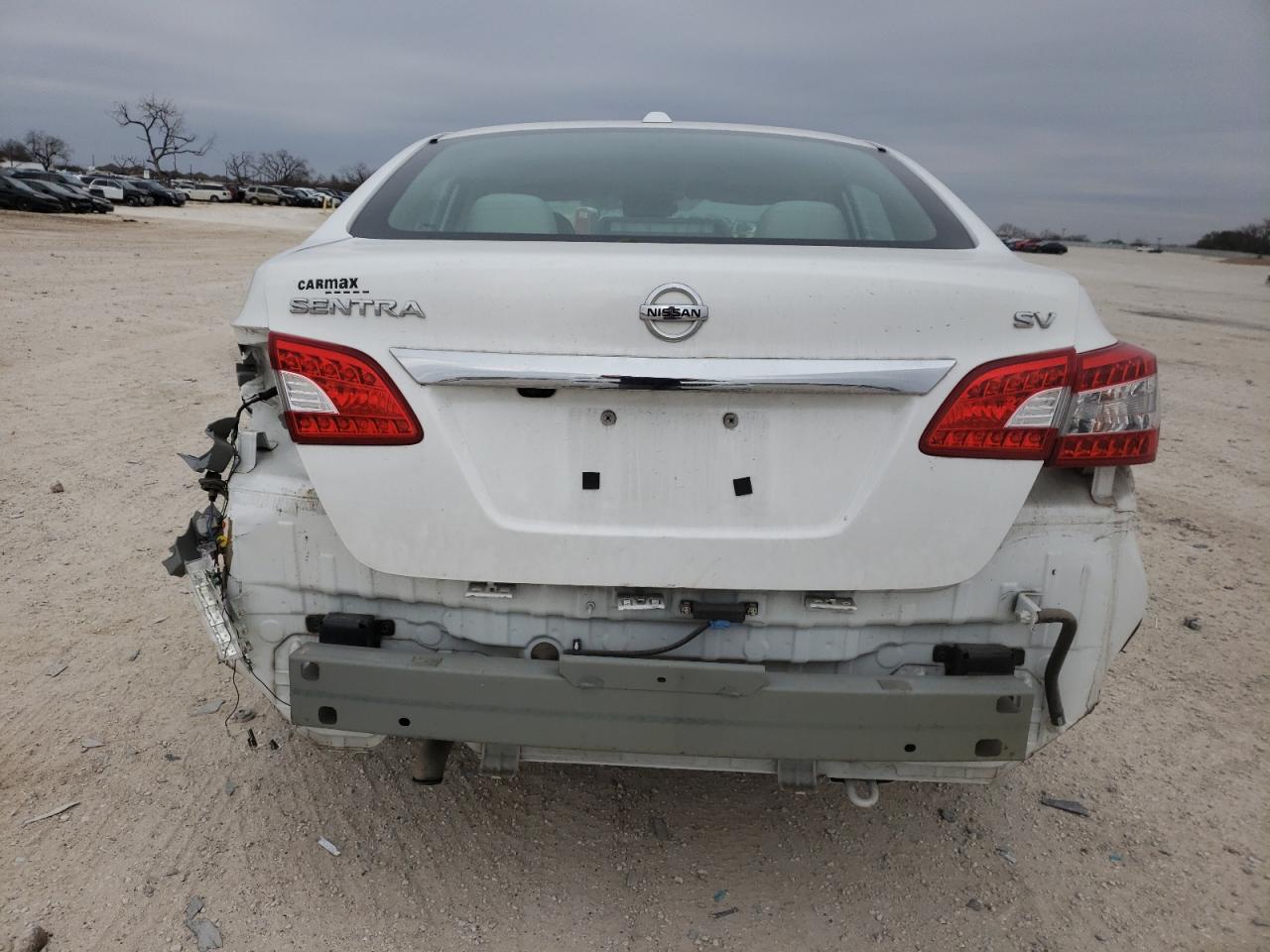 Photo 9 from auction – 2015 NISSAN SENTRA S with VIN 3N1AB7AP3FL682793