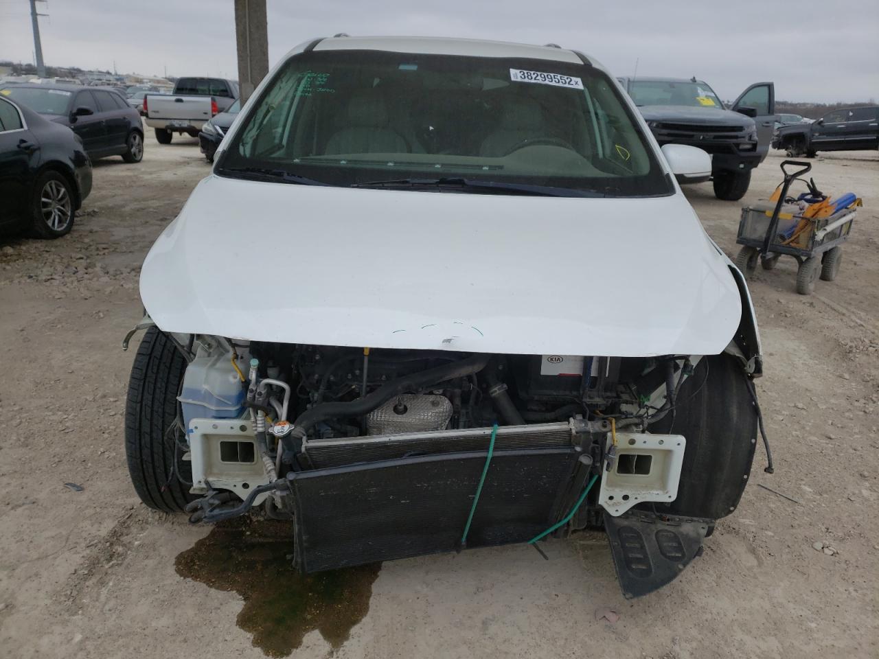 Photo 9 from auction – 2017 KIA SEDONA EX with VIN KNDMC5C14H6281433