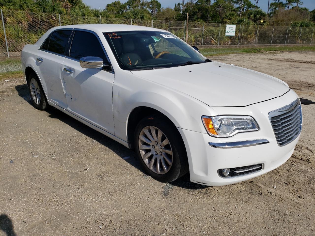 CHRYSLER 300C 2014 with VIN 2C3CCAEG7EH288669 - Photo from auction