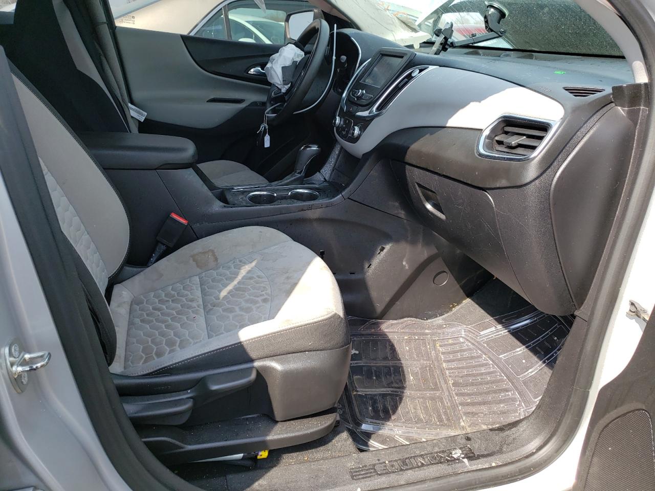 Photo 5 from auction – 2018 CHEVROLET EQUINOX LS with VIN 2GNAXHEV8J6201485