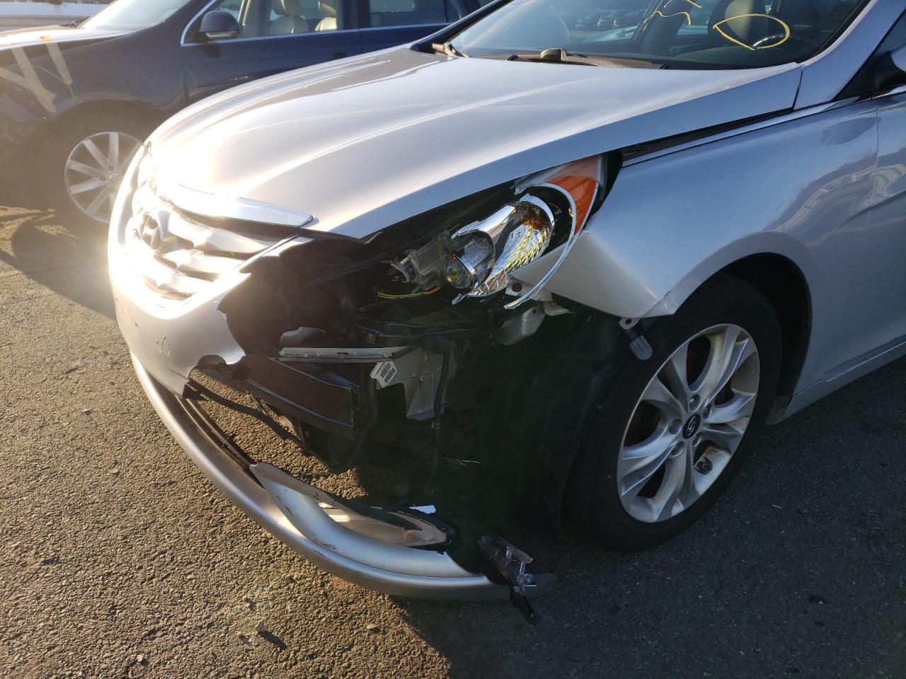 Photo 9 from auction – 2011 HYUNDAI SONATA SE with VIN 5NPEC4AC0BH016993