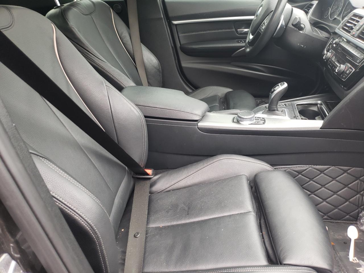 Photo 5 from auction – 2018 BMW 330 XI with VIN WBA8D9G54JNU67971