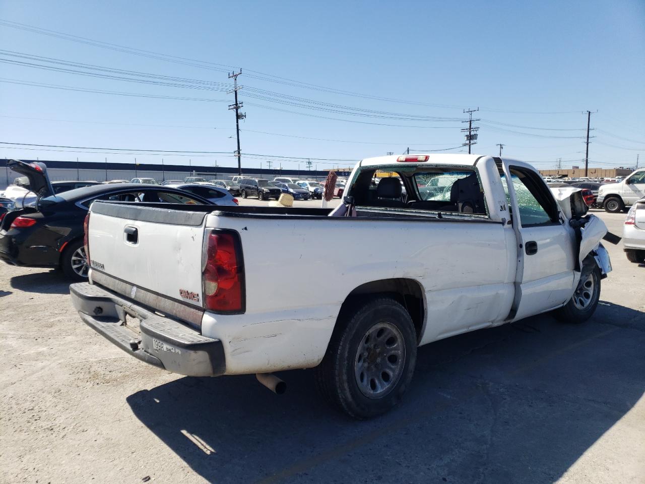 Photo 4 from auction – 2004 CHEVROLET SILVERADO with VIN 1GCEC14V24Z219360