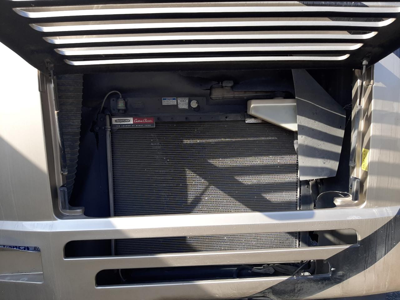 Photo 7 from auction – 2008 FREIGHTLINER CHASSIS X with VIN 4UZAB2BS98CAB9921