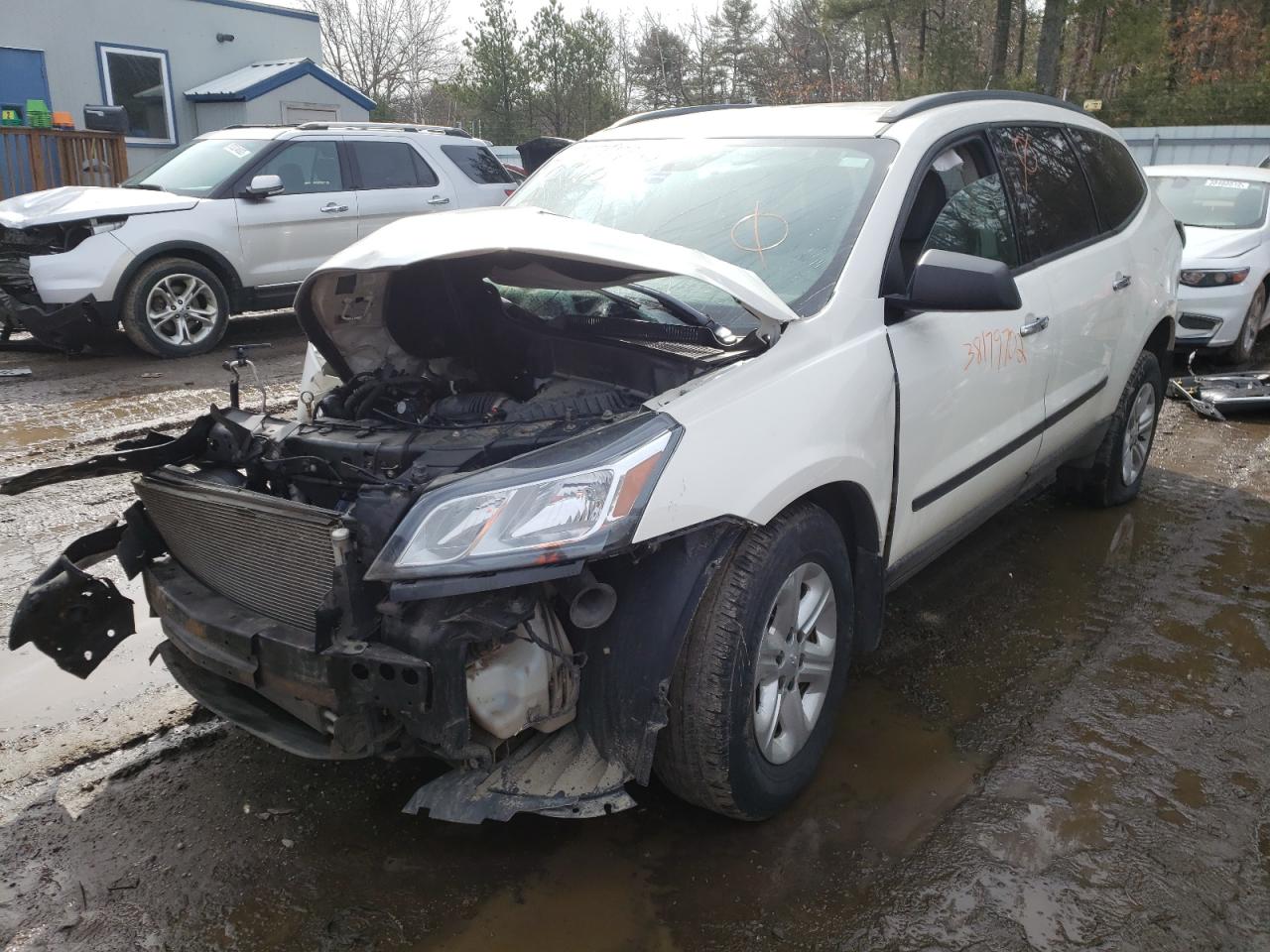 Photo 2 from auction – 2015 CHEVROLET TRAVERSE L with VIN 1GNKVFKD9FJ303964