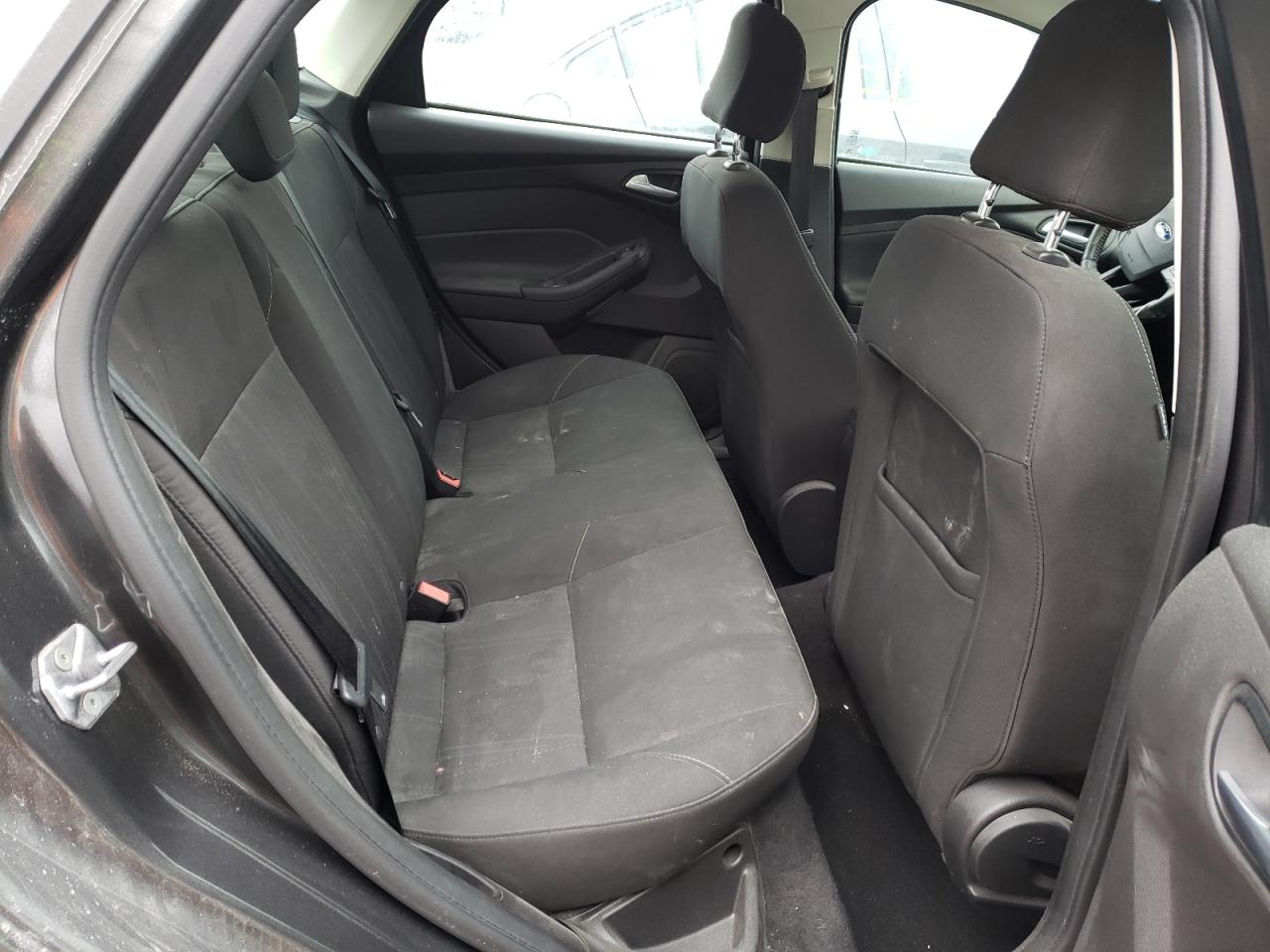Photo 6 from auction – 2016 FORD FOCUS SE with VIN 1FADP3F21GL245685