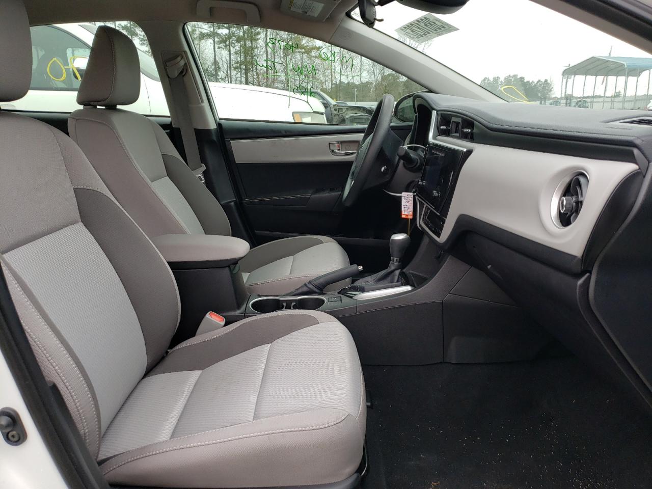 Photo 5 from auction – 2018 TOYOTA COROLLA L with VIN 5YFBURHE2JP764635
