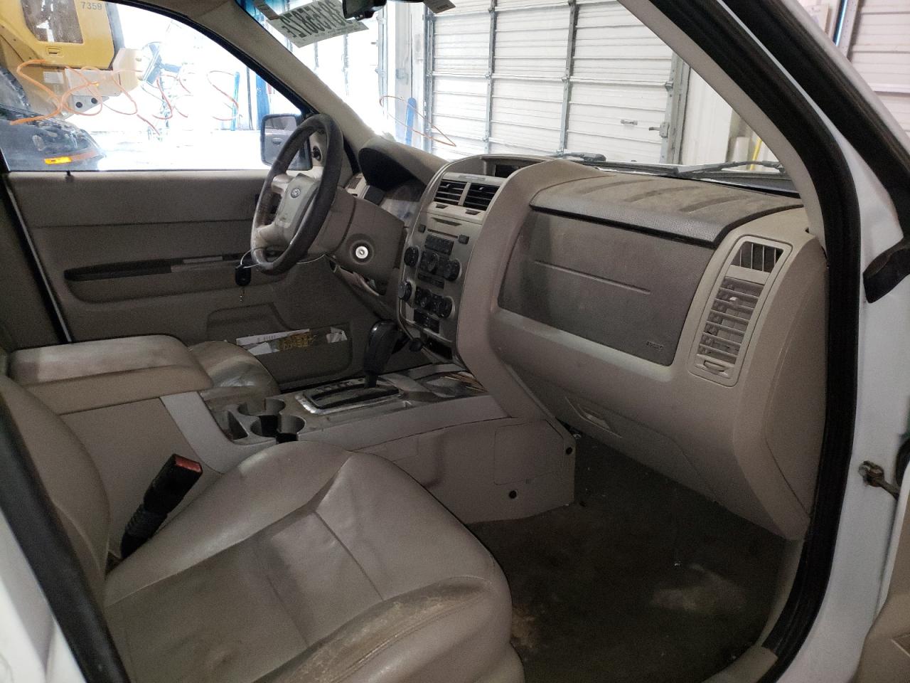 Photo 19 from auction – 2008 FORD ESCAPE XLT with VIN 1FMCU03108KA72706