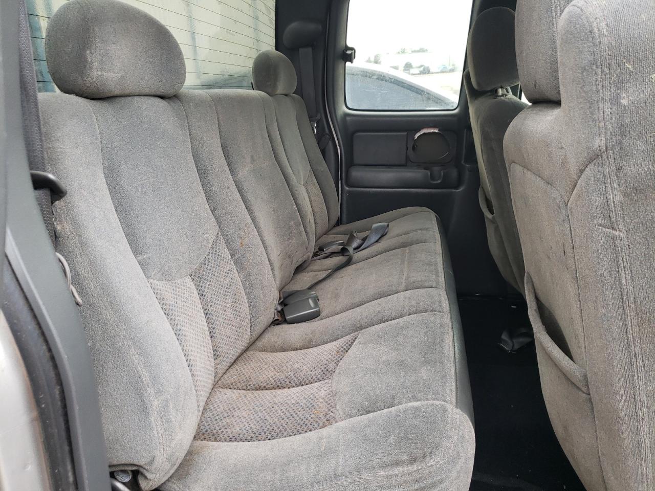 Photo 6 from auction – 2004 CHEVROLET SILVERADO with VIN 2GCEC19V441125465