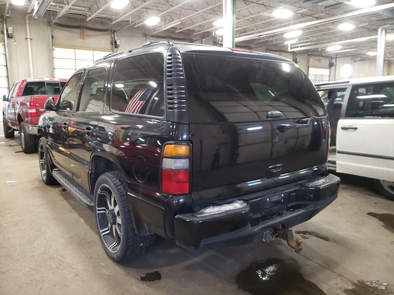 Photo 3 from auction – 2005 GMC YUKON DENA with VIN 1GKEK63U45J266337