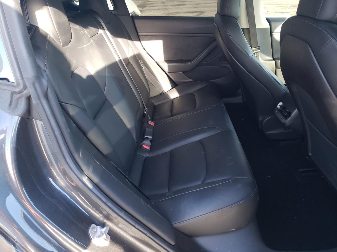Photo 6 from auction – 2019 TESLA MODEL 3 with VIN 5YJ3E1EB4KF440452