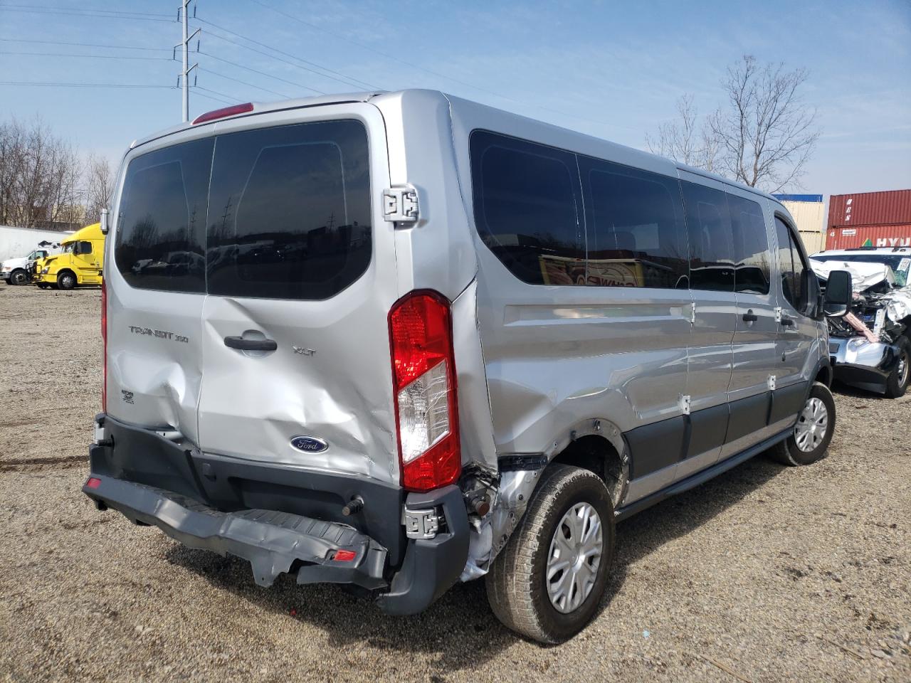 Photo 4 from auction – 2017 FORD TRANSIT T- with VIN 1FBZX2ZM8HKA20957