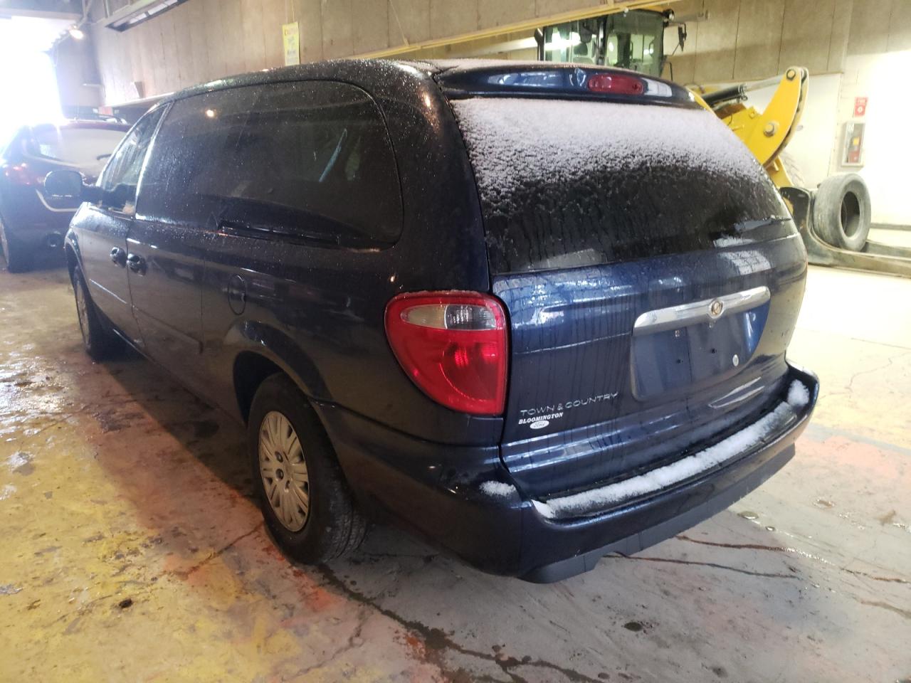 Photo 3 from auction – 2006 CHRYSLER TOWN & COU with VIN 2A4GP44R26R793966