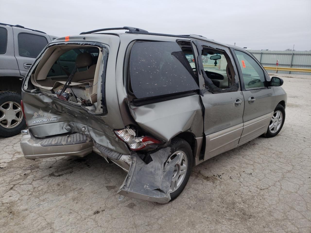 Photo 4 from auction – 2002 FORD WINDSTAR S with VIN 2FMZA53492BB32459