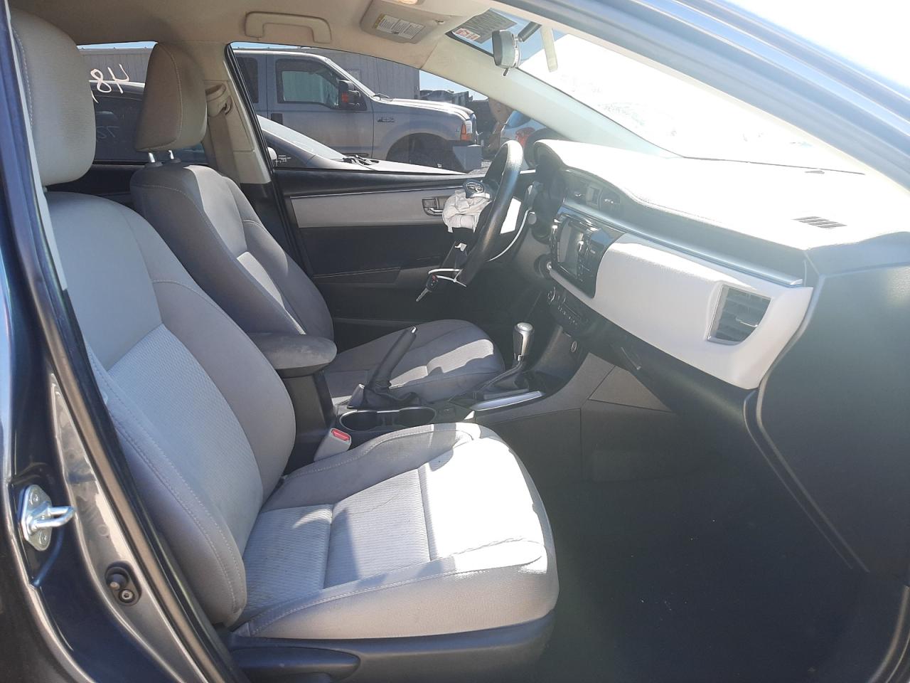 Photo 5 from auction – 2016 TOYOTA COROLLA L with VIN 5YFBURHE1GP390754