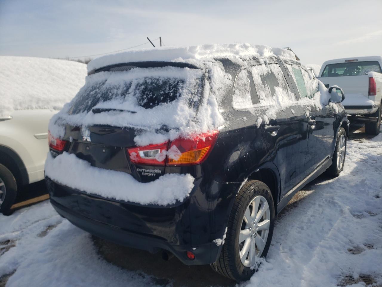 Photo 4 from auction – 2015 MITSUBISHI OUTLANDER with VIN 4A4AP3AU4FE019867