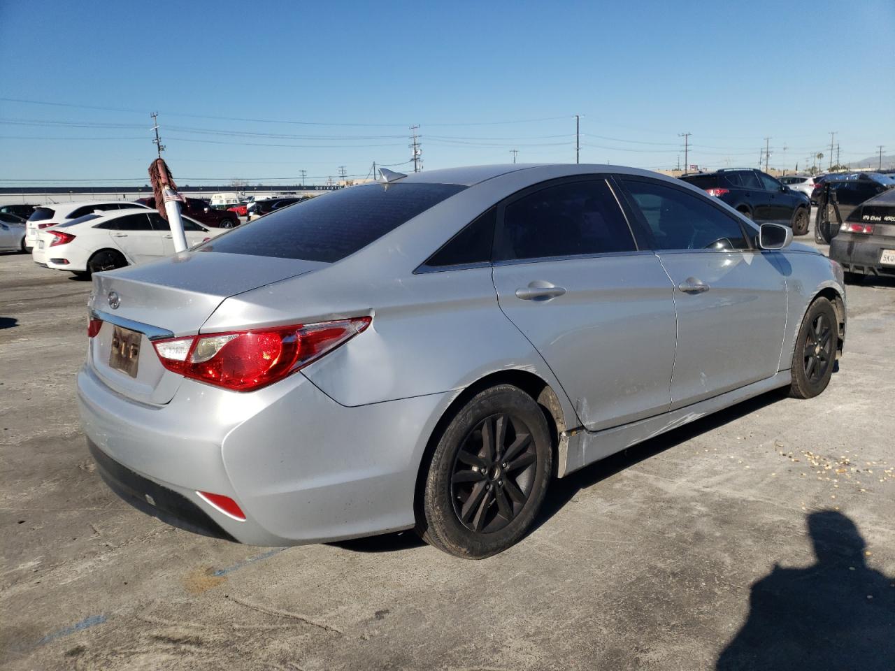 Photo 4 from auction – 2014 HYUNDAI SONATA GLS with VIN 5NPEB4AC0EH888890