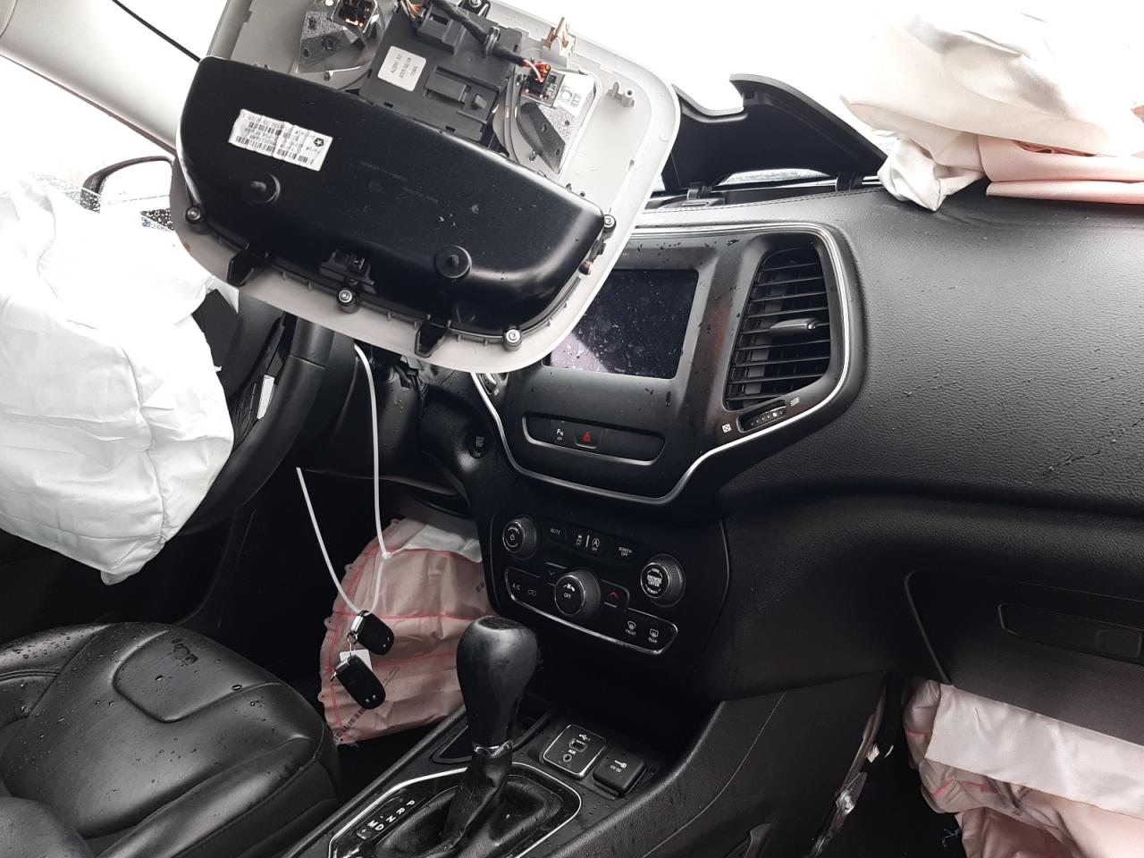 Photo 9 from auction – 2019 JEEP CHEROKEE L with VIN 1C4PJLLB6KD454159