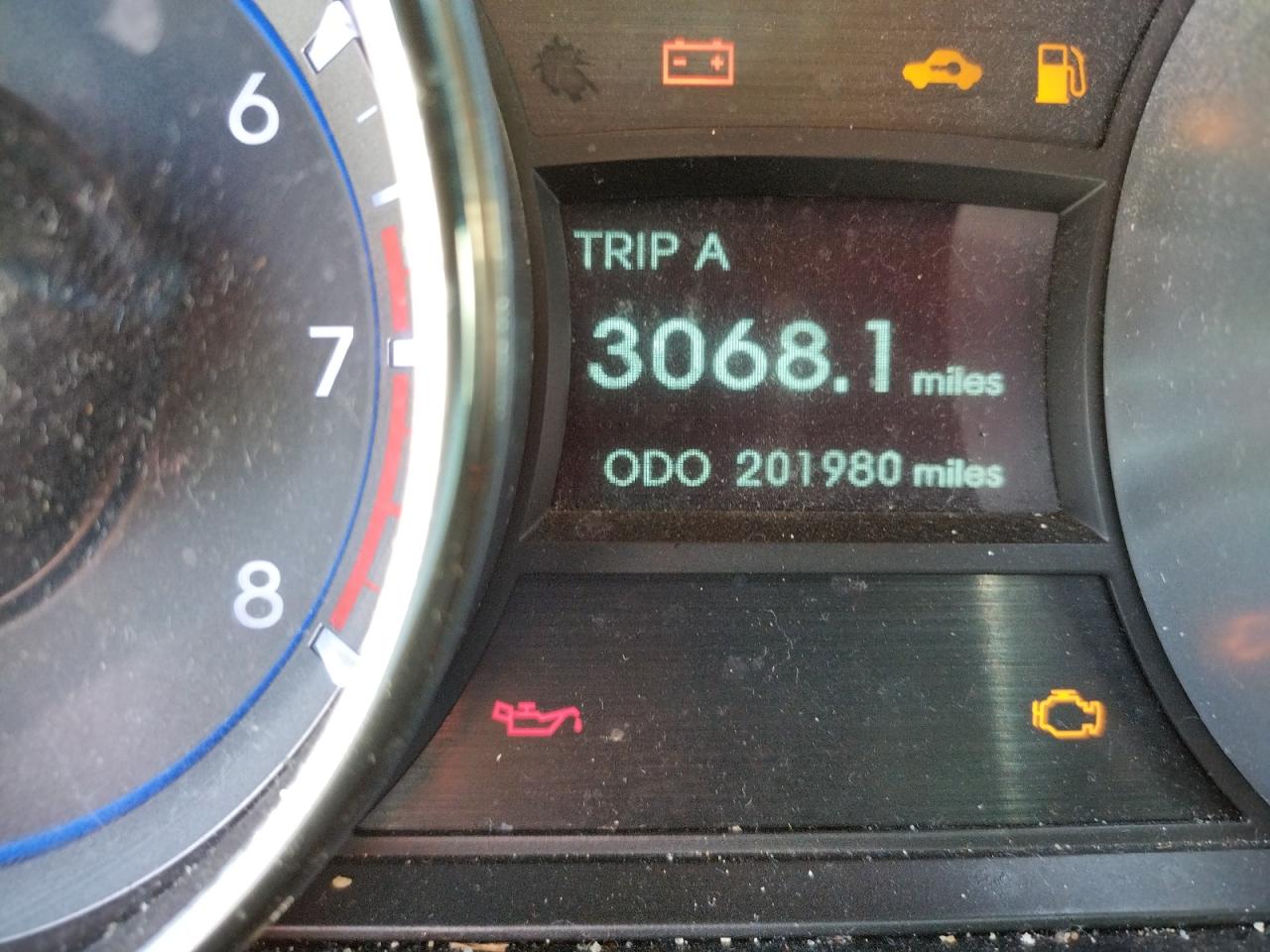 Photo 8 from auction – 2011 HYUNDAI SONATA SE with VIN 5NPEC4AC6BH152402