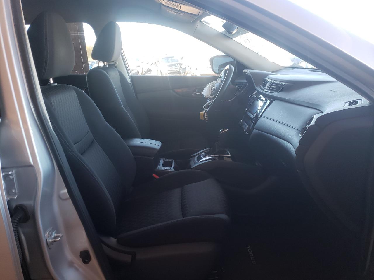 Photo 5 from auction – 2017 NISSAN ROGUE S with VIN KNMAT2MT9HP540090