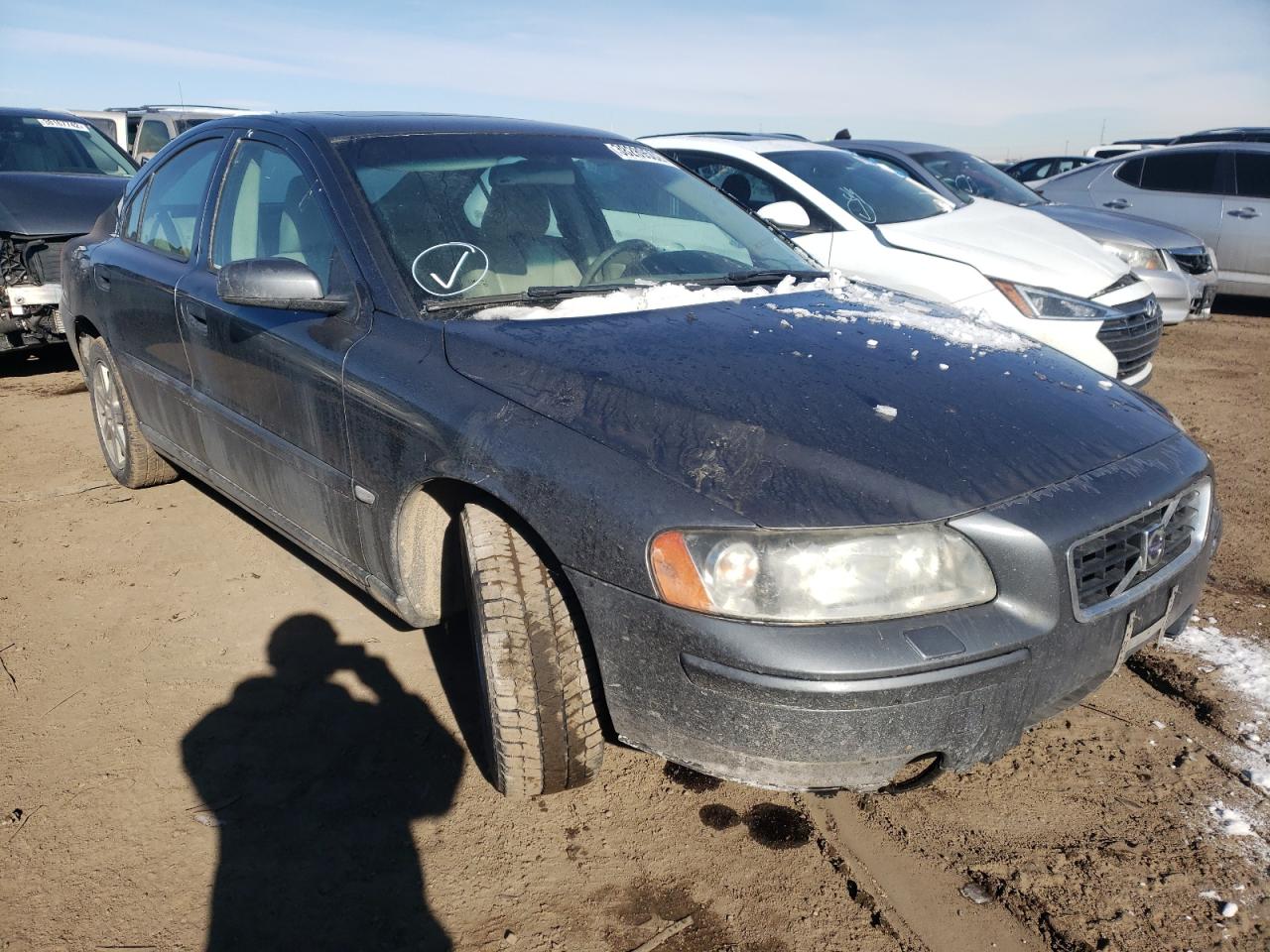 VOLVO S60 2005 with VIN YV1RH592552481368 - Photo from auction