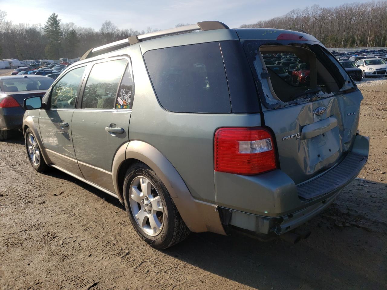 Photo 3 from auction – 2005 FORD FREESTYLE with VIN 1FMZK05195GA52482