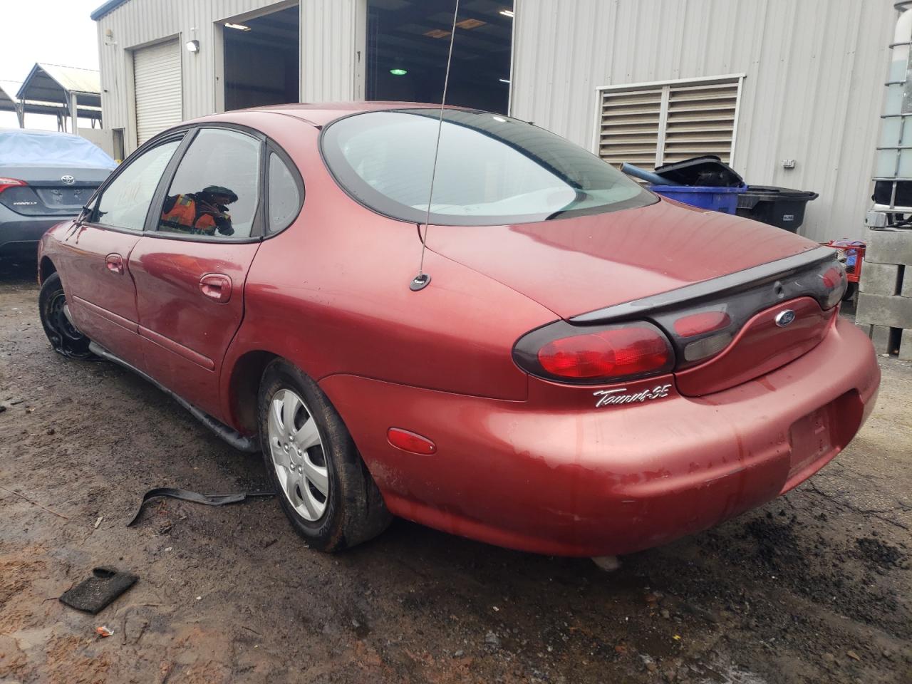 Photo 3 from auction – 1999 FORD TAURUS SE with VIN 1FAFP53U0XA116858