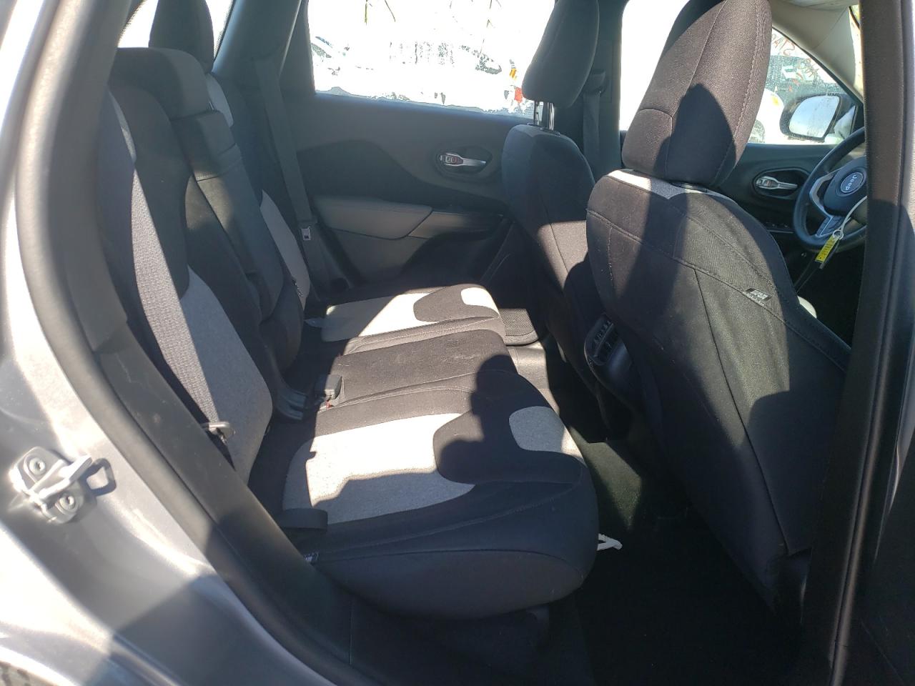Photo 6 from auction – 2014 JEEP CHEROKEE S with VIN 1C4PJLABXEW104514