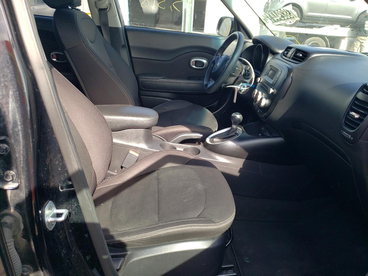 Photo 5 from auction – 2016 KIA SOUL with VIN KNDJN2A26G7318711