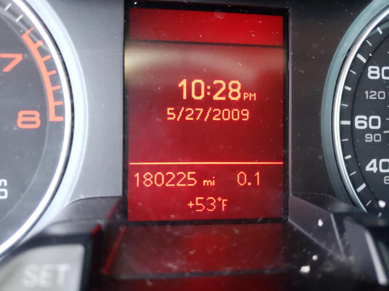 Zdjęcie 8 z aukcji – 2010 AUDI A4 PREMIUM z VIN WAUBFAFL0AN003450