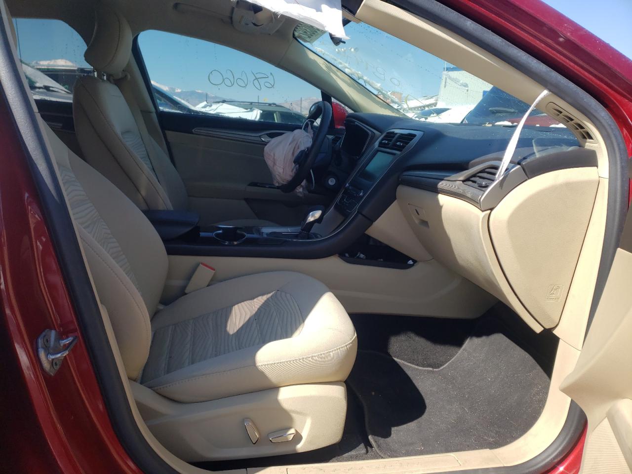 Photo 5 from auction – 2016 FORD FUSION SE with VIN 3FA6P0H73GR290046