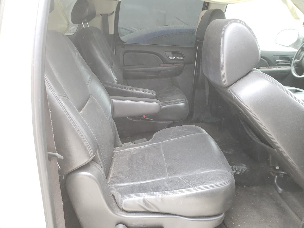 Photo 6 from auction – 2008 CHEVROLET SUBURBAN C with VIN 1GNFC16008R242008
