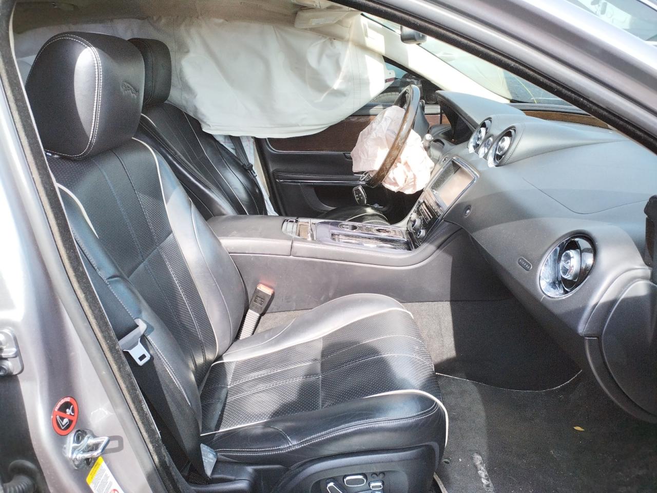Photo 5 from auction – 2012 JAGUAR XJ SUPERCH with VIN SAJWA1GE9CMV24244