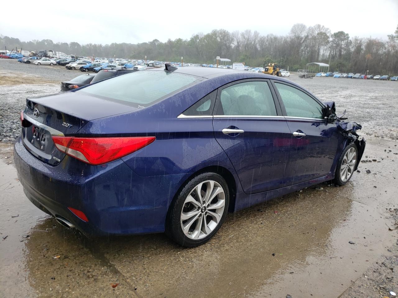 Photo 4 from auction – 2014 HYUNDAI SONATA SE with VIN 5NPEC4ABXEH869042