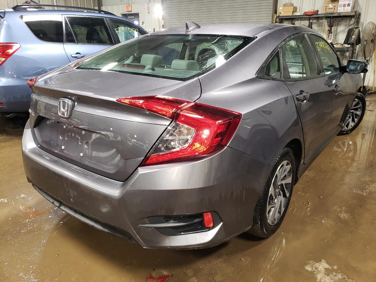 Photo 4 from auction – 2017 HONDA CIVIC EX with VIN 19XFC2F78HE079552