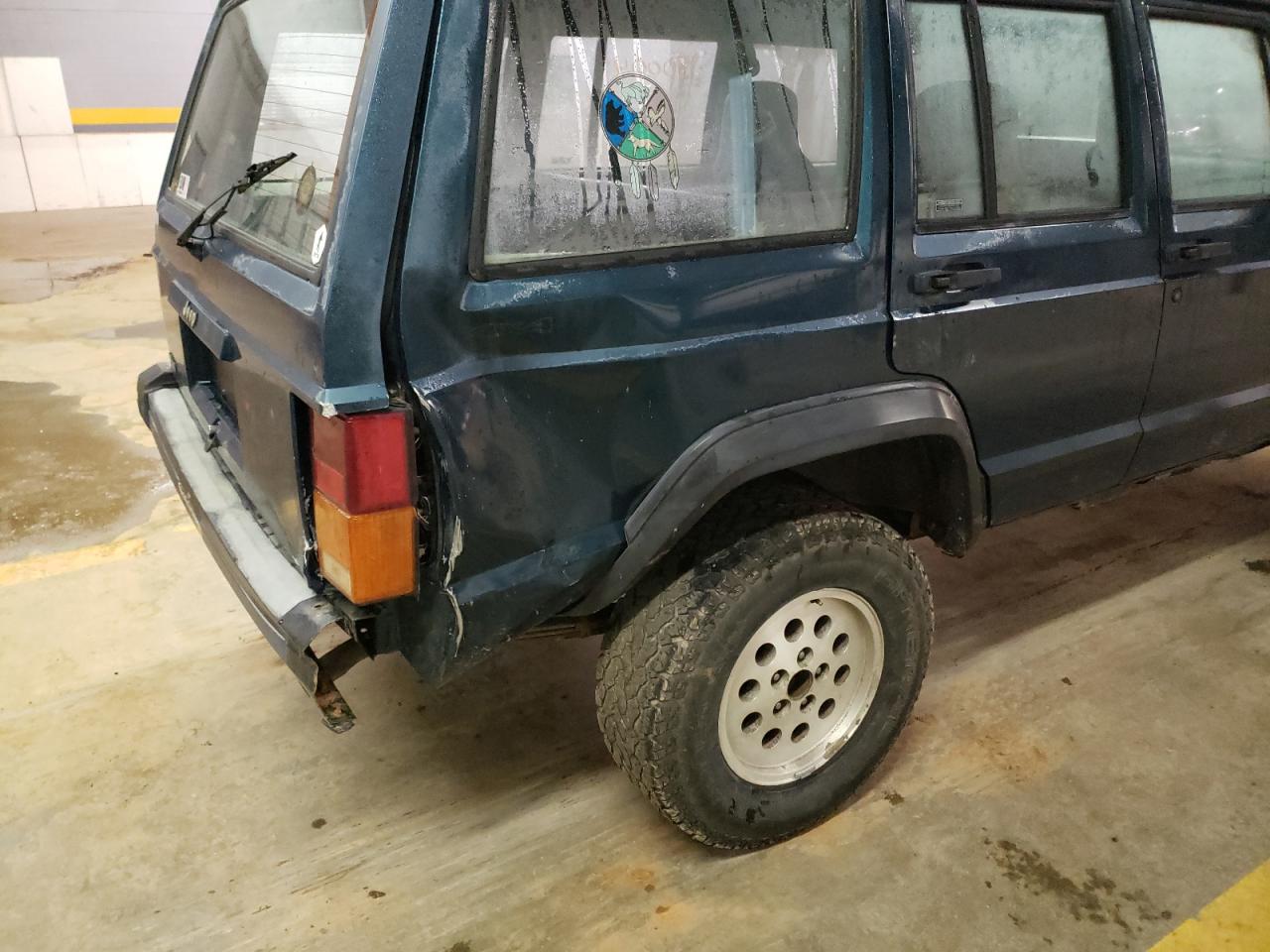 Photo 9 from auction – 1995 JEEP CHEROKEE S with VIN 1J4FJ28S7SL572624