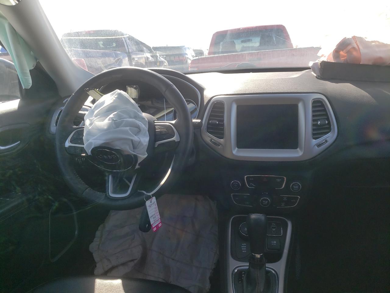 Foto 9 de la subasta – 2018 JEEP COMPASS LA con VIN 3C4NJDBB1JT313944