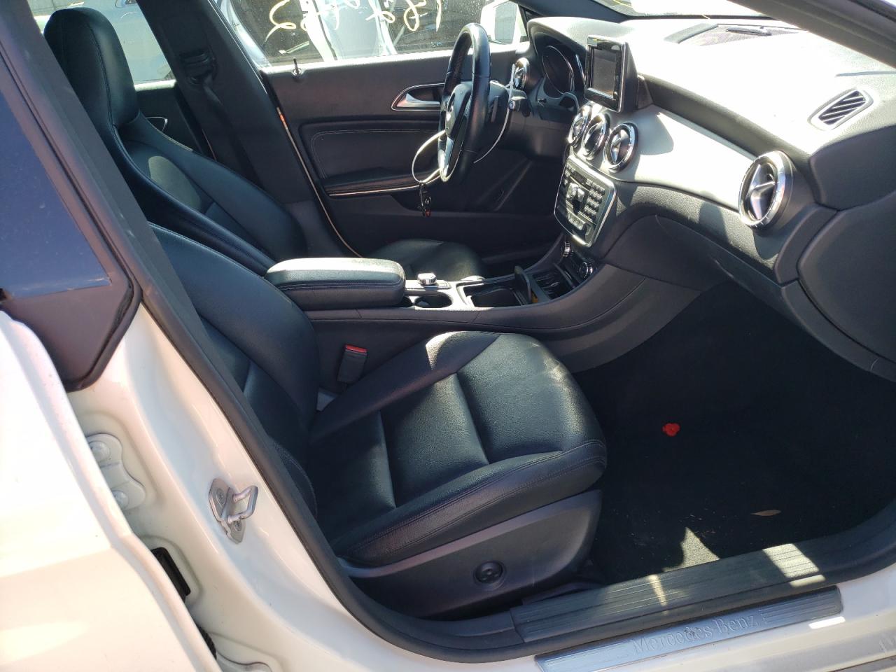 Photo 5 from auction – 2014 MERCEDES-BENZ CLA 250 with VIN WDDSJ4EB7EN041152