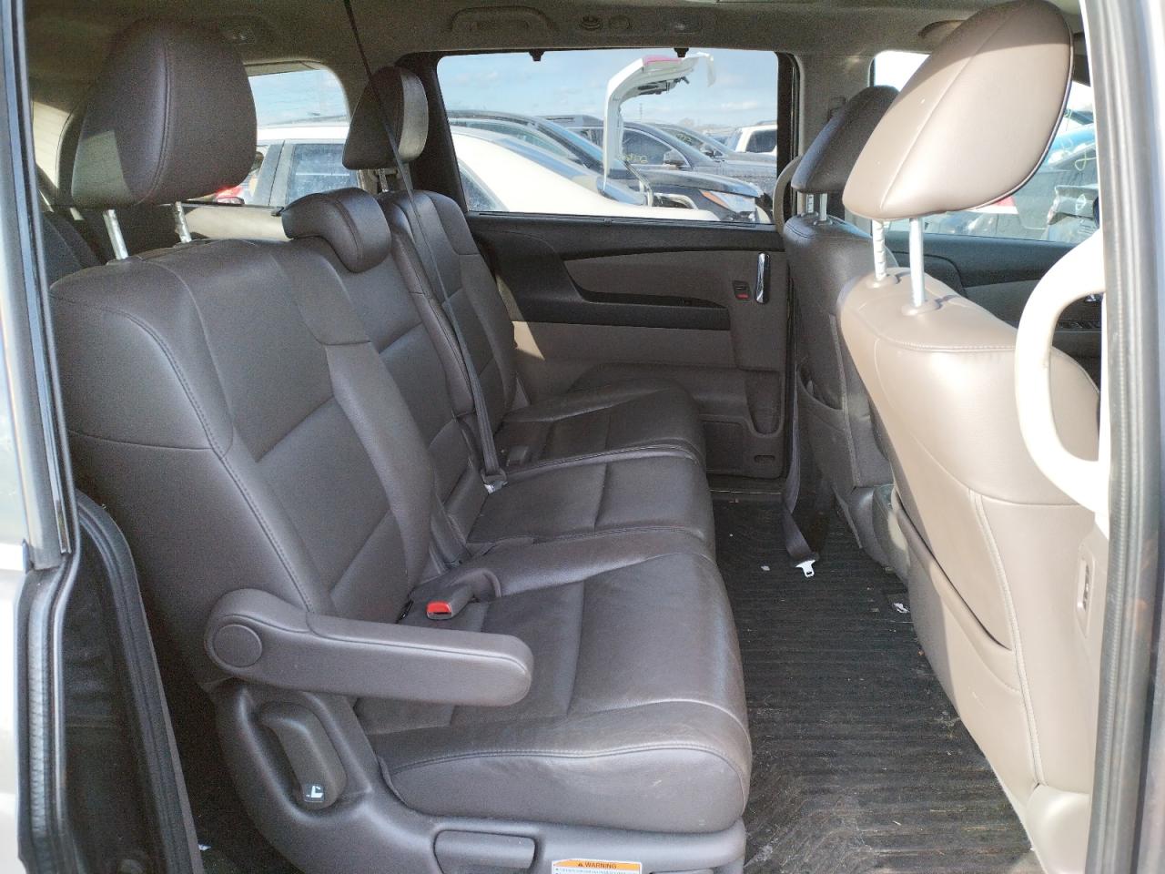 Photo 6 from auction – 2014 HONDA ODYSSEY TO with VIN 5FNRL5H91EB038053