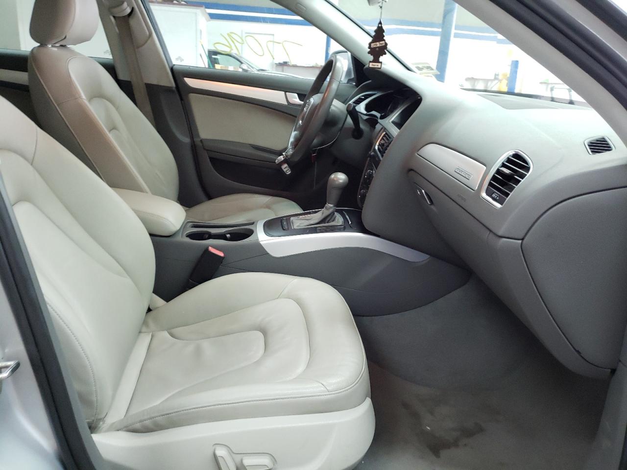 Photo 5 from auction – 2011 AUDI A4 PREMIUM with VIN WAUBFAFL7BN005116