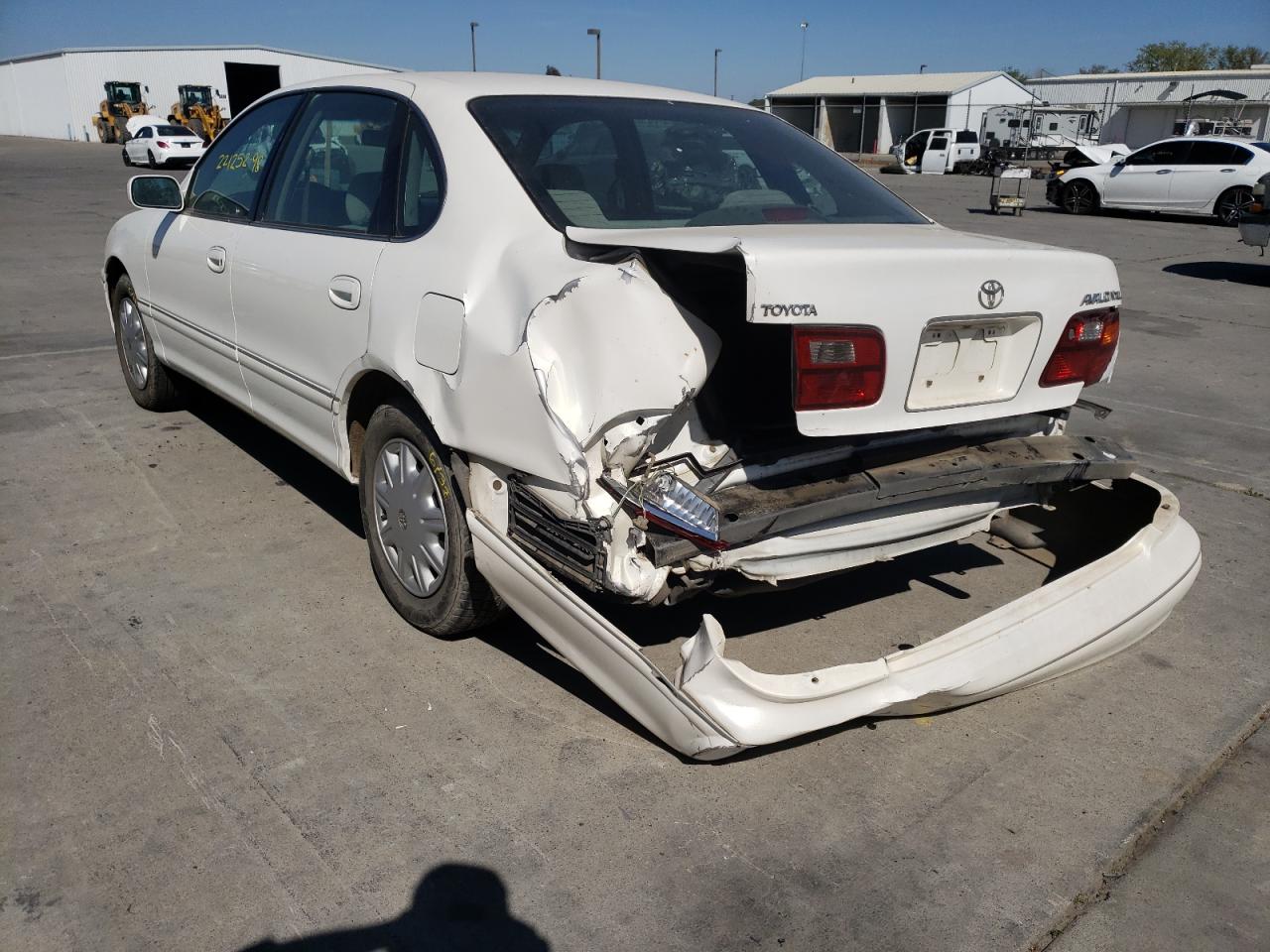 Photo 3 from auction – 1998 TOYOTA AVALON XL with VIN 4T1BF18B2WU238397