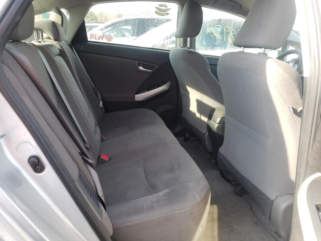 Photo 6 from auction – 2015 TOYOTA PRIUS with VIN JTDKN3DU1F0396554
