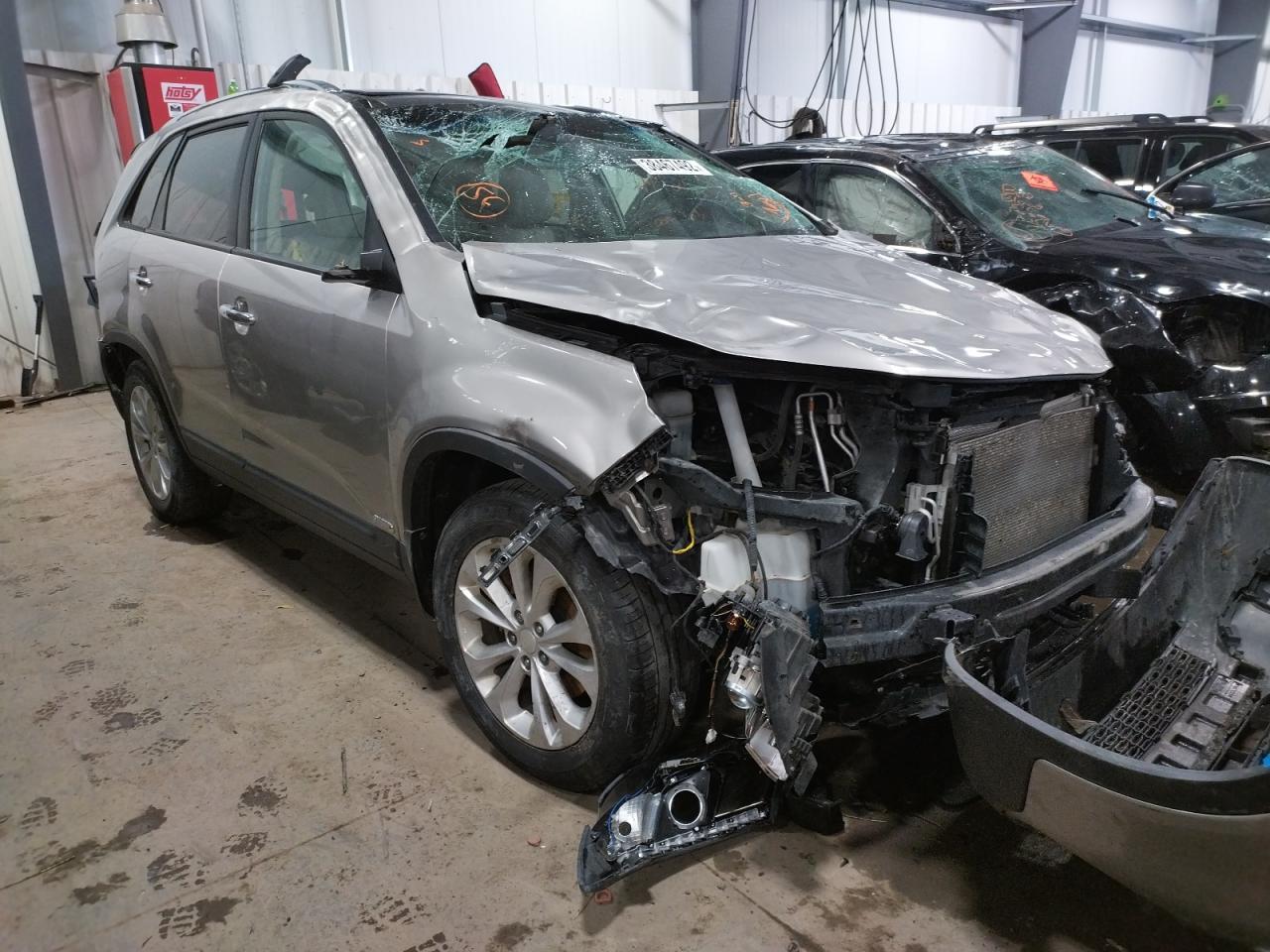 Photo 1 from auction – 2014 KIA SORENTO EX with VIN 5XYKUDA77EG537790