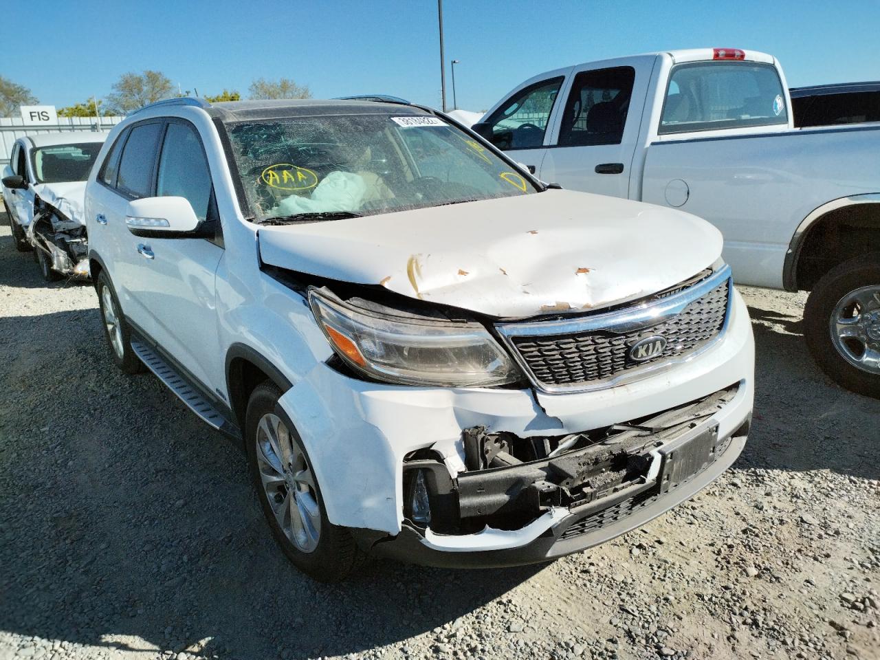 KIA SORENTO EX 2015 with VIN 5XYKUDA75FG625979 - Photo from auction