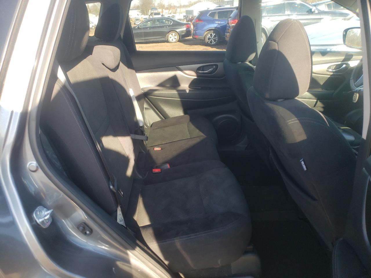 Photo 6 from auction – 2015 NISSAN ROGUE S with VIN 5N1AT2MV2FC878254