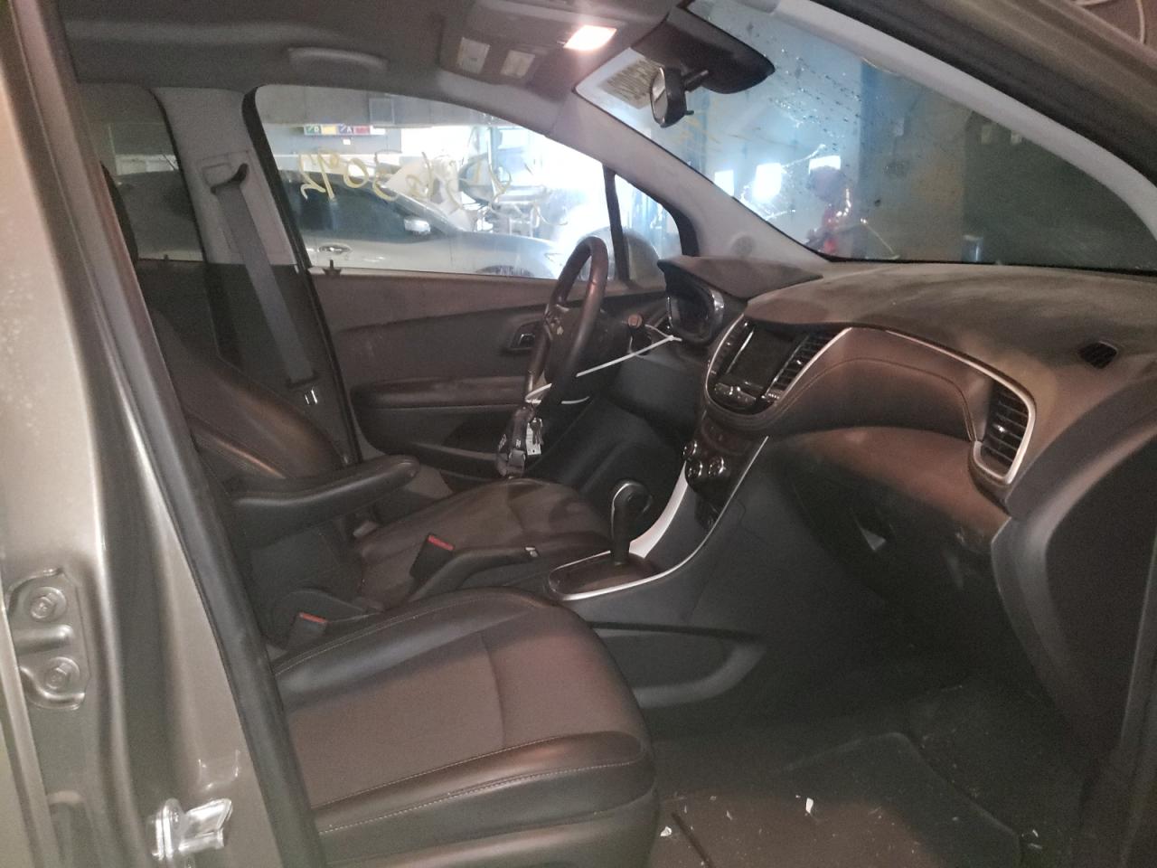 Photo 5 from auction – 2021 CHEVROLET TRAX 1LT with VIN KL7CJPSBXMB359350