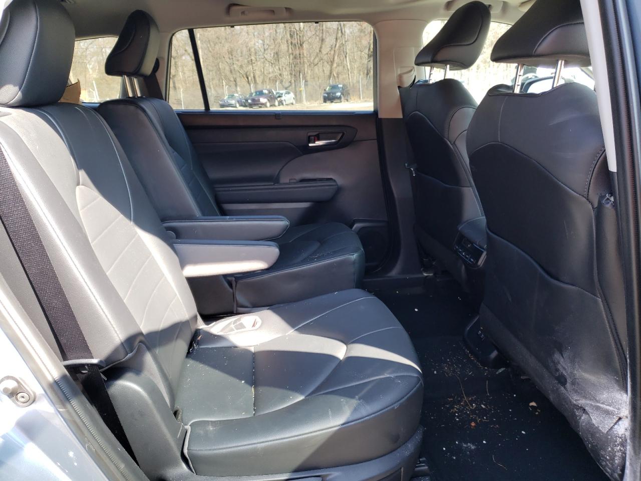 Zdjęcie 6 z aukcji – 2021 TOYOTA HIGHLANDER z VIN 5TDGBRCH6MS063881