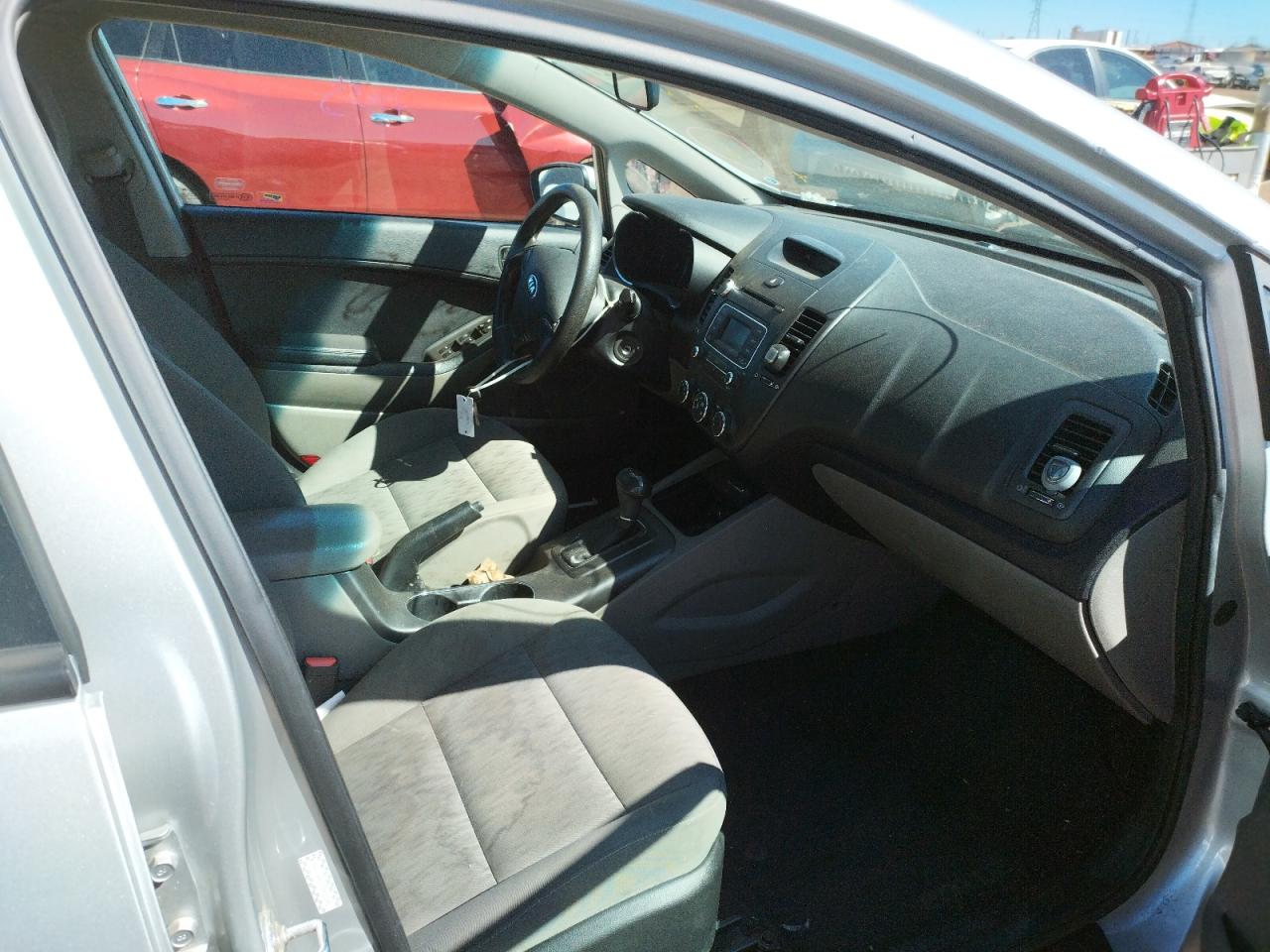 Photo 5 from auction – 2015 KIA FORTE LX with VIN KNAFK4A63F5436848