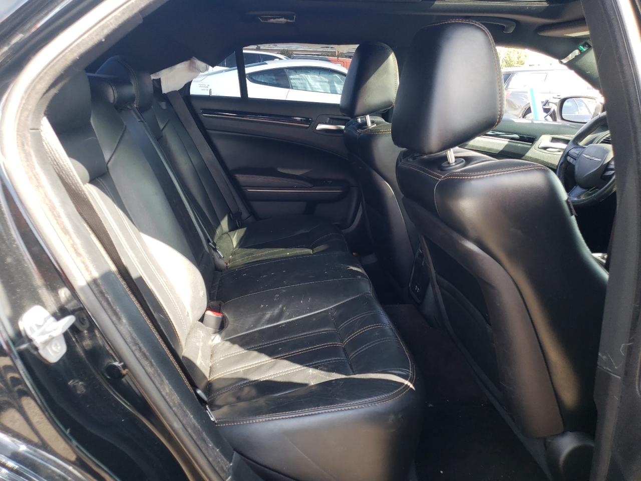 Photo 6 from auction – 2016 CHRYSLER 300 S with VIN 2C3CCABGXGH282596