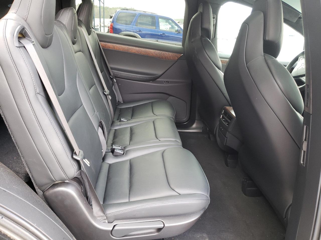 Photo 6 from auction – 2019 TESLA MODEL X with VIN 5YJXCDE2XKF192734